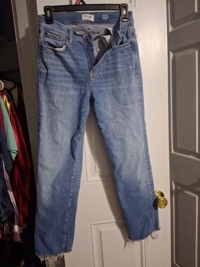 Kensie Light Wash Straight-Leg Jeans with Raw Frayed Hem